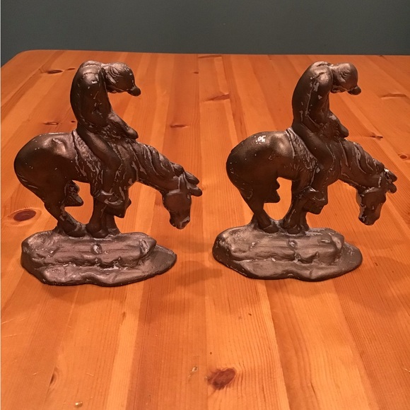 ANTIQUE NATIVE AMERICAN BRONZED CAST IRON BOOKENDS VINTAGE END OF THE TR… - Picture 2 of 10